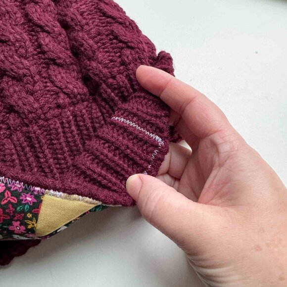 Chunky Burgundy Knit Toque with Custom Quilt Block & Sherpa Fleece Lining - Picture 5 of 10